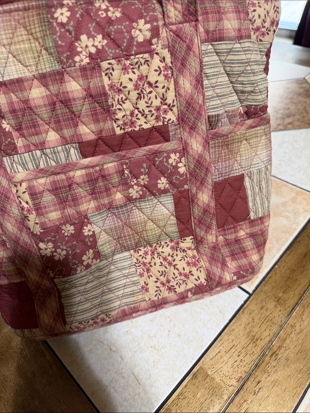 Bella Taylor Quilted Patchwork Tote in Mauve - Picture 6 of 6